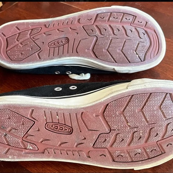 keen shoes, never worn.  the sole is missing! (Size 9 1/2 Men) - Picture 4 of 6